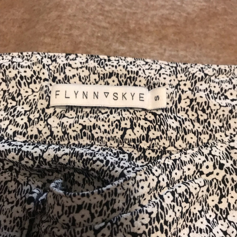 Flynn Skye Black & White Floral Maxi Skirt - Picture 4 of 5